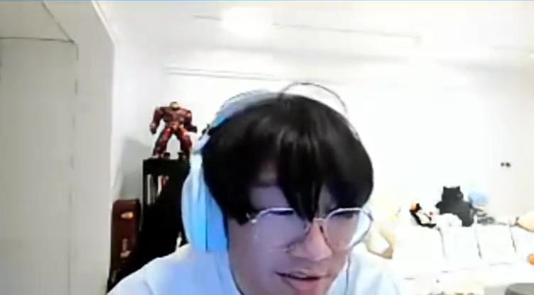 LangX劝架遭宁王回怼：我要爆了你还端水 你这么说他Xiye纯傻逼！